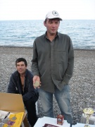 Олег Кравцов с серым камнем Го